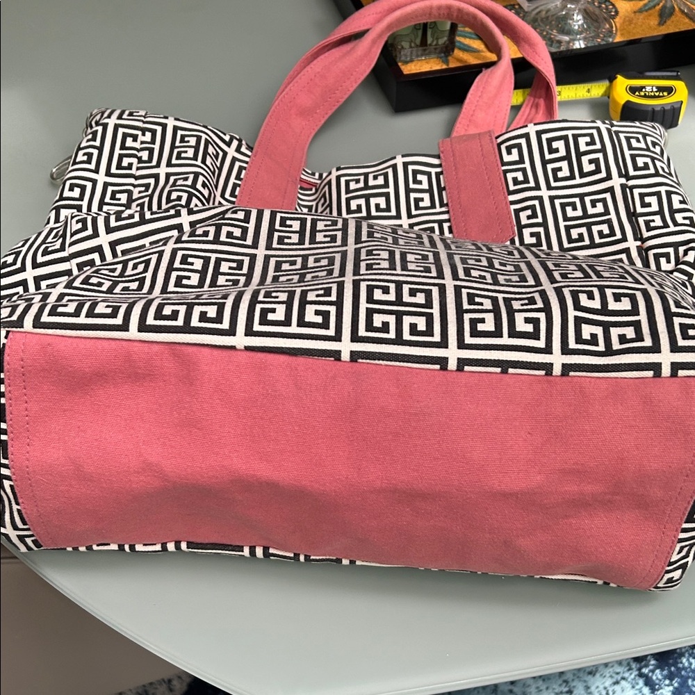 Chic Black and White Patterned Tote with Pink Handles (EUC) - Picture 6 of 14